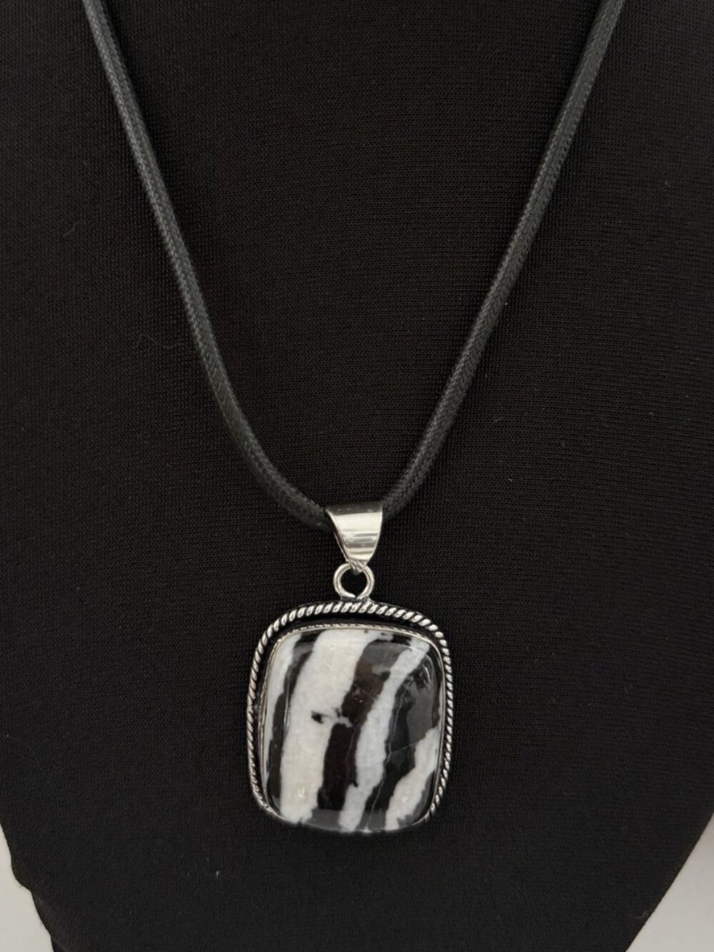 925 Sterling Silver White buffalo Turquoise Necklace Womens Gemstone Jewelry